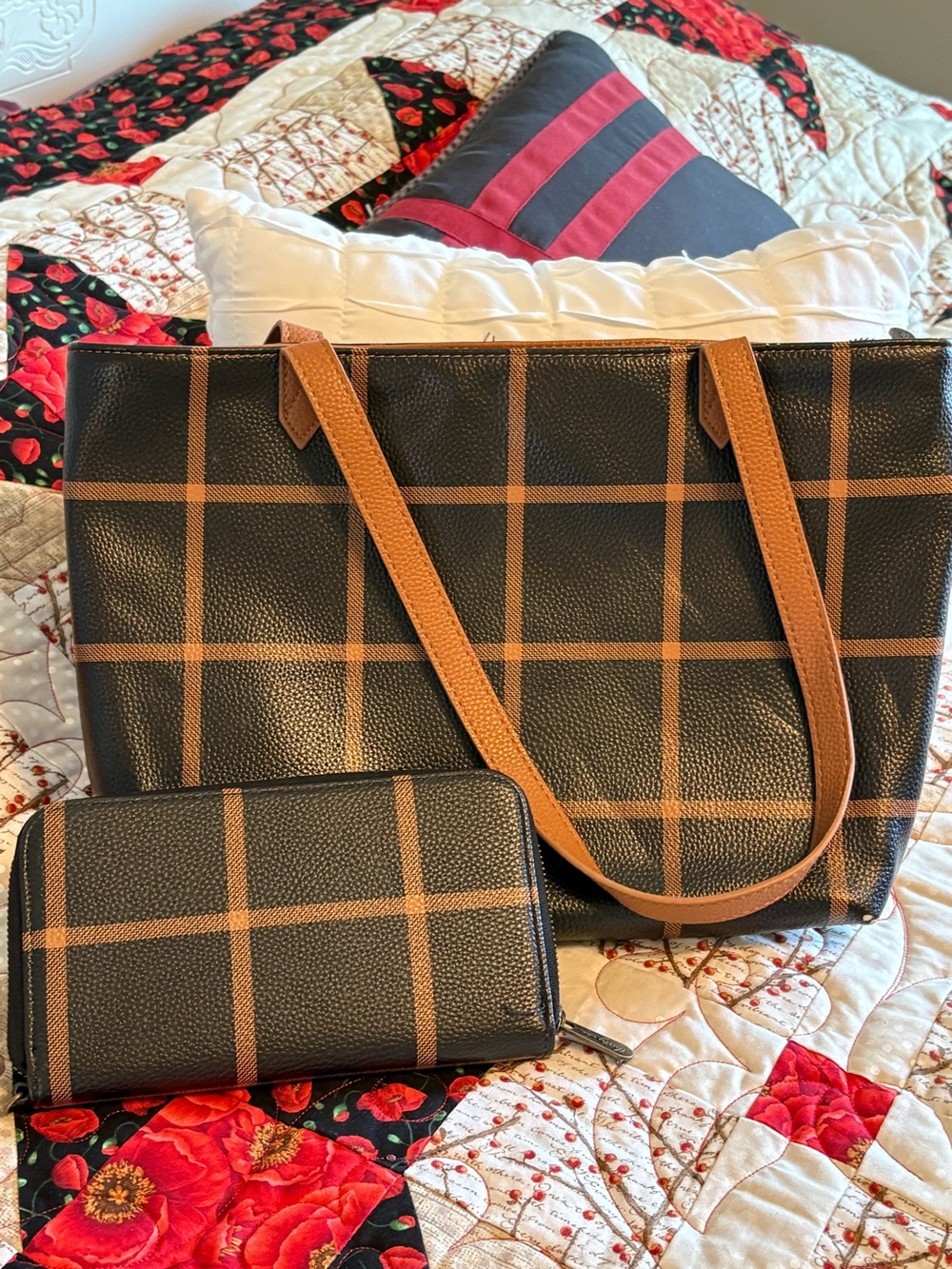 Thirty One organizing shoulder tote bag, & all about the Benjamins Wallet.